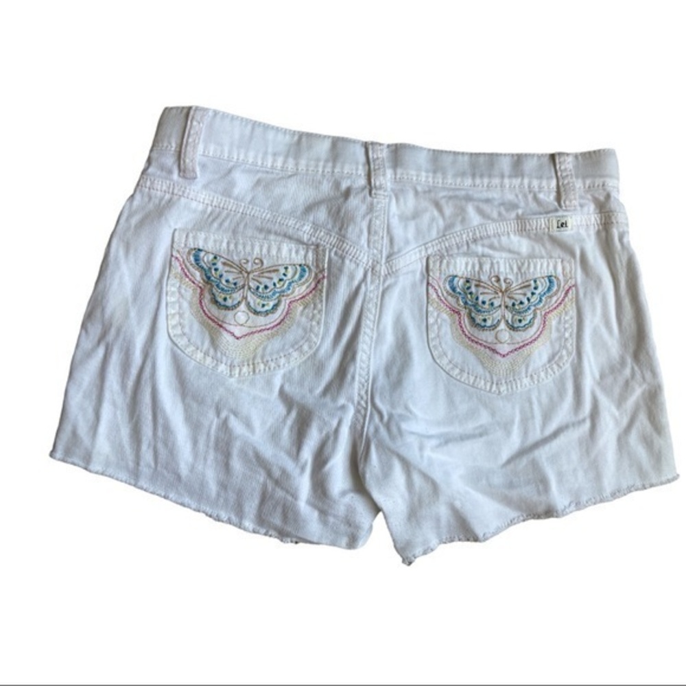 L.e.i. Girls size 14 white shirts butterflies embroidered on back pockets, pink